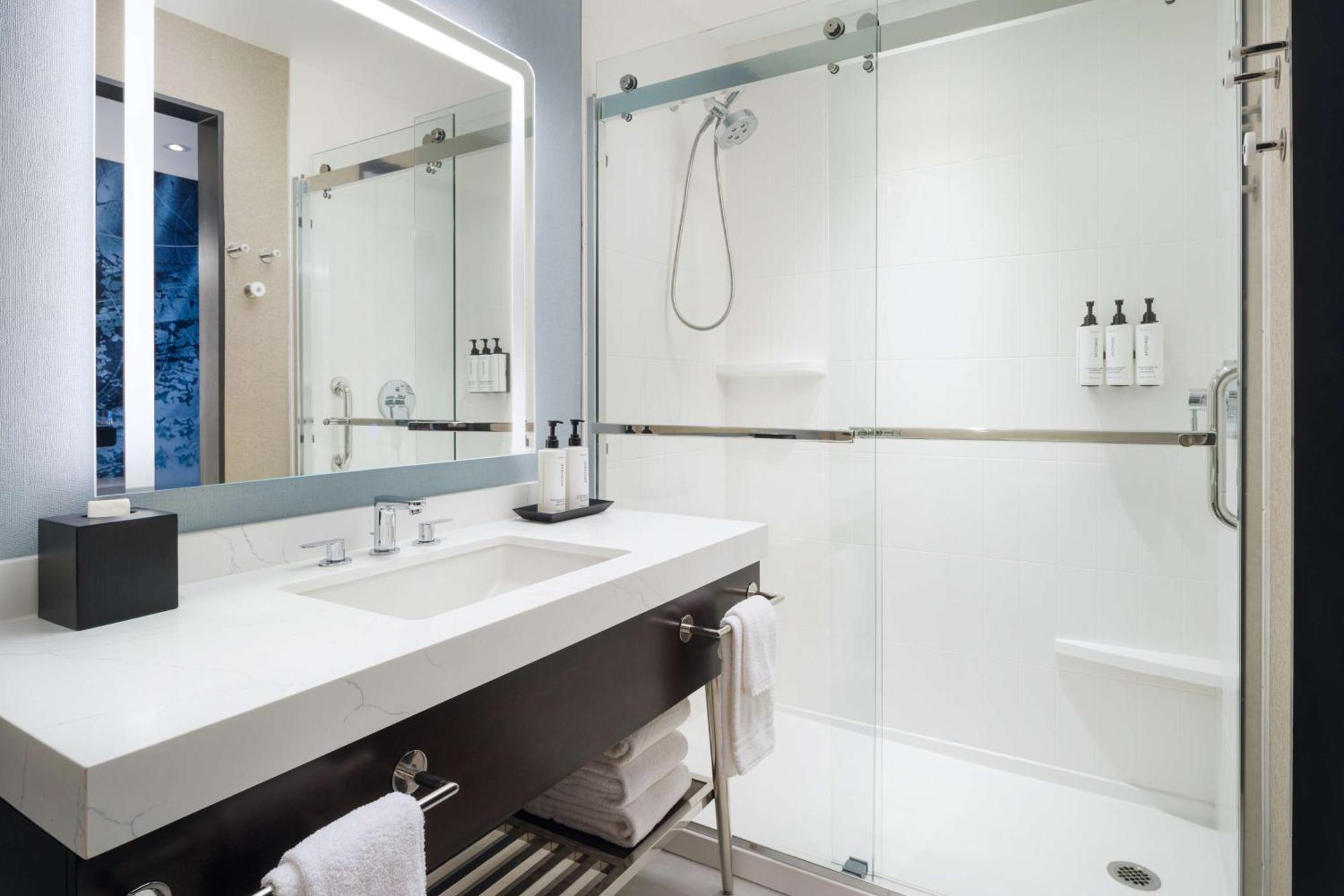 Tempo By Hilton Raleigh Downtown Hotel Екстериор снимка