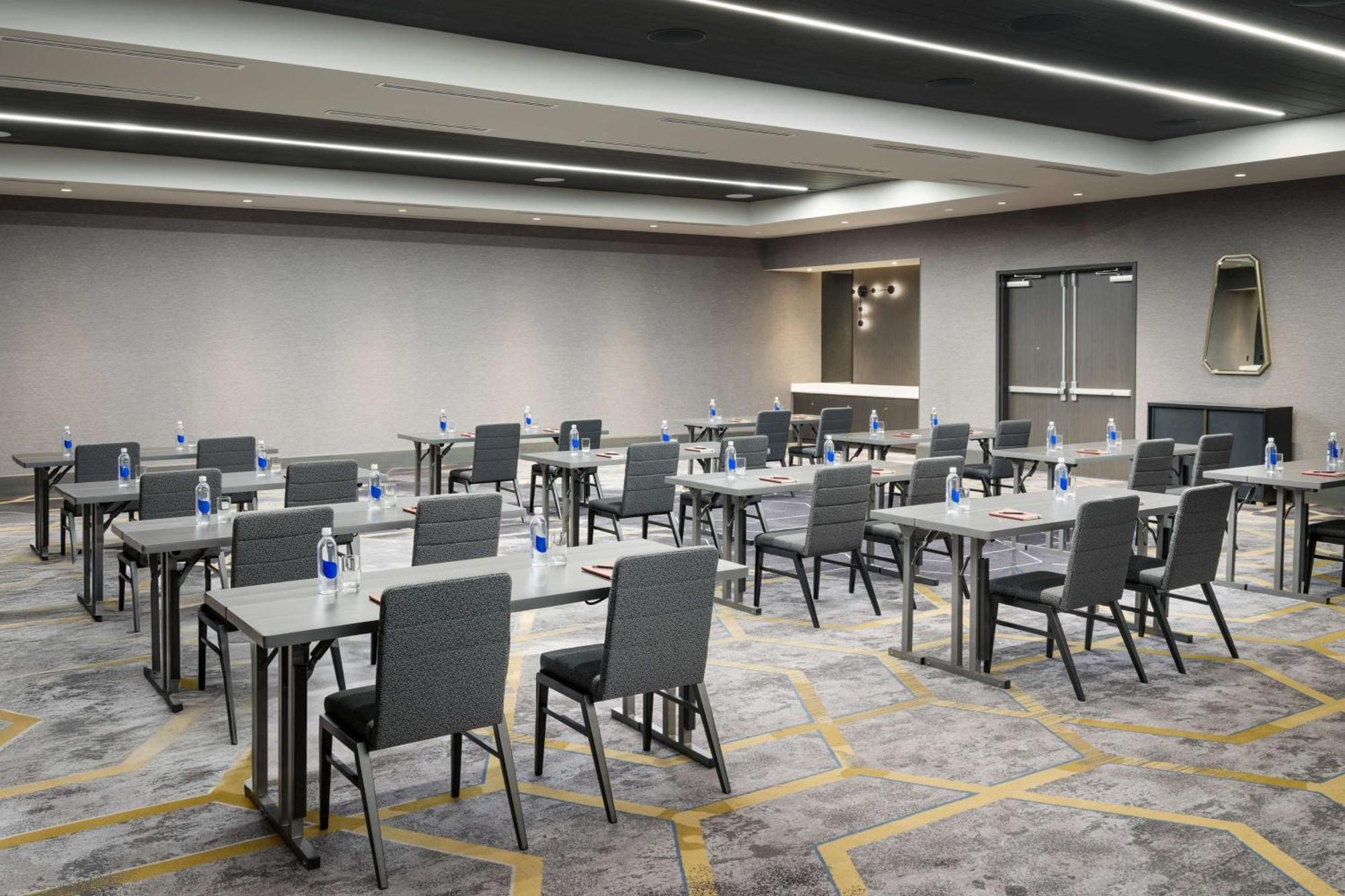 Tempo By Hilton Raleigh Downtown Hotel Екстериор снимка